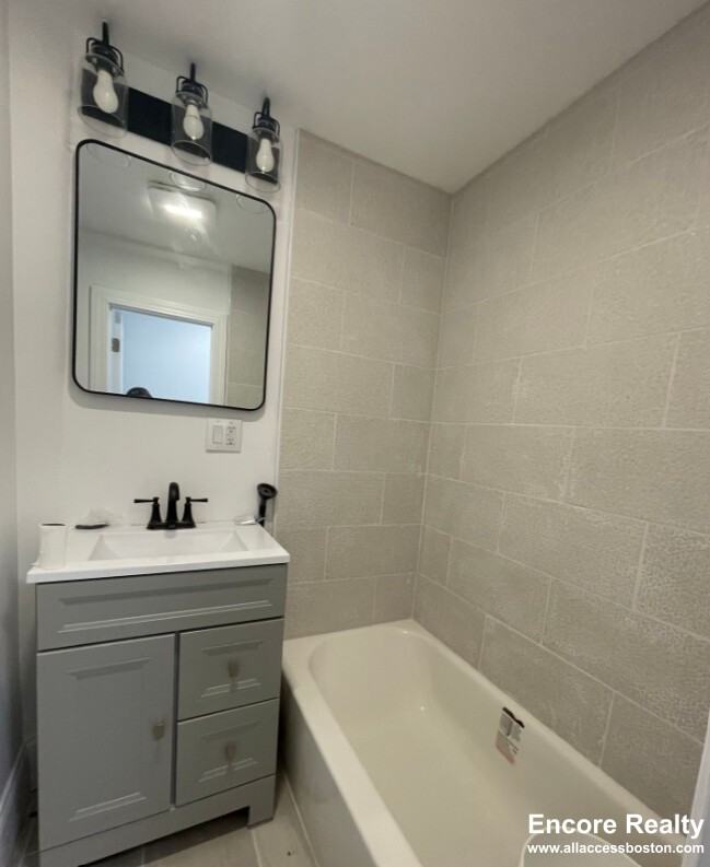 117 Orleans St #9 - Photo 6 of 11