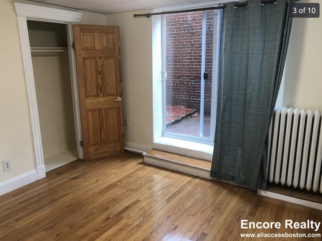 352 Riverway #7C - Photo 3 of 10