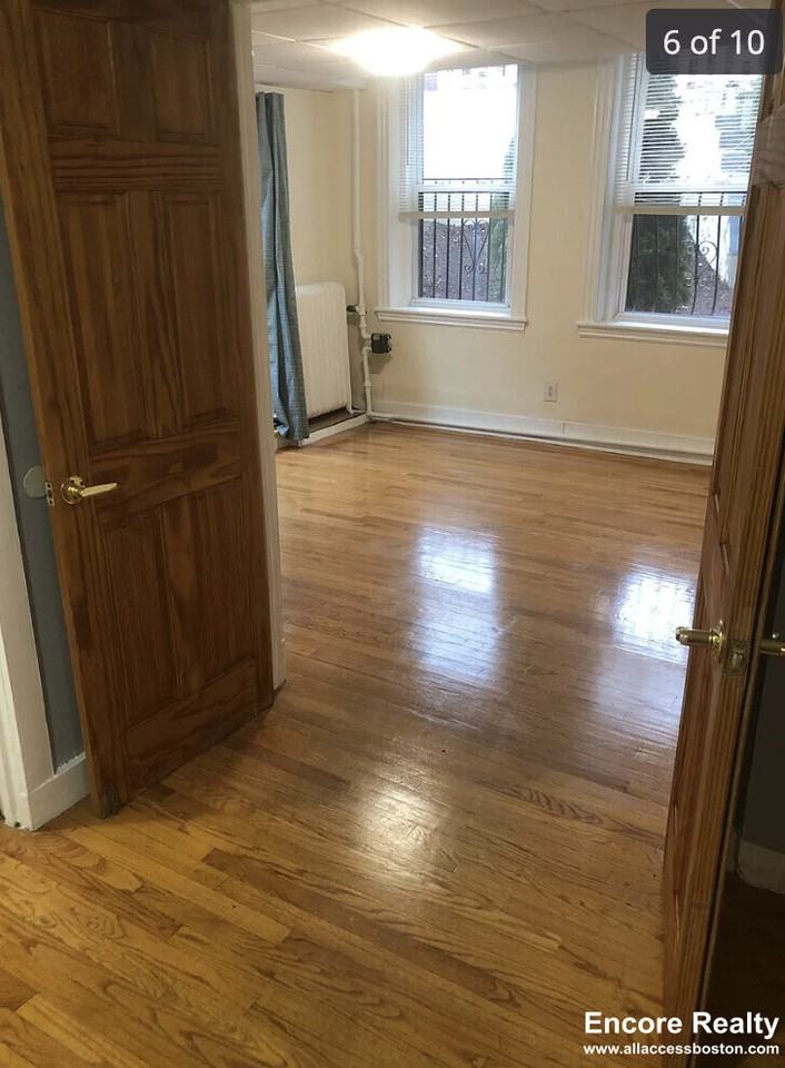 352 Riverway #7C - Photo 6 of 10