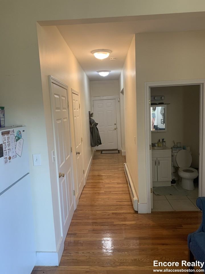 46 Florence St #7 - Photo 4 of 8