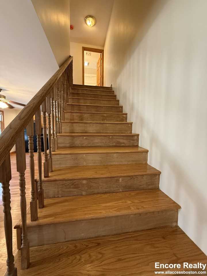 24 Gardner St - Photo 4 of 15