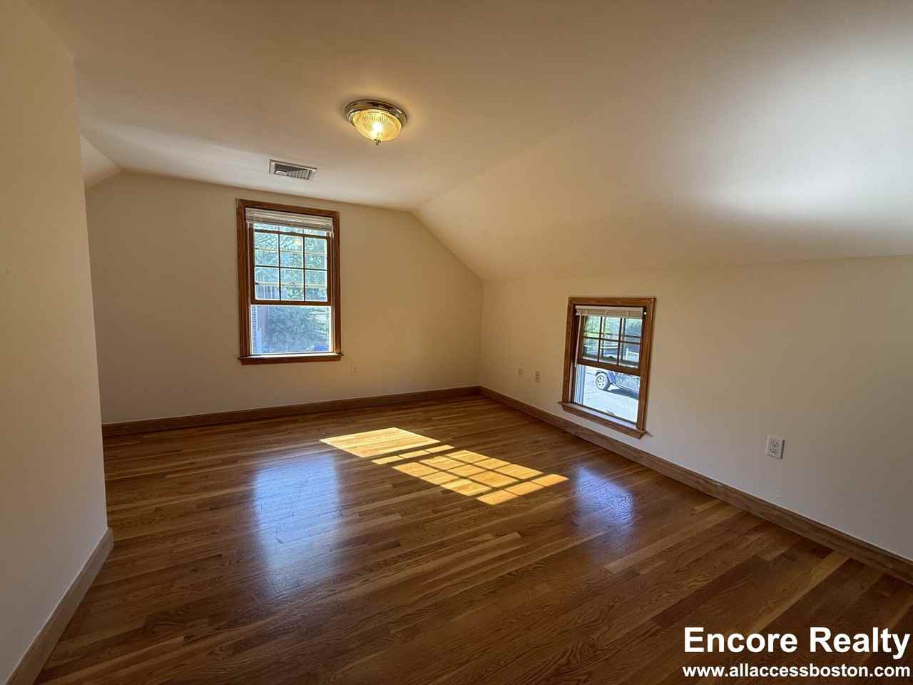 24 Gardner St - Photo 6 of 15