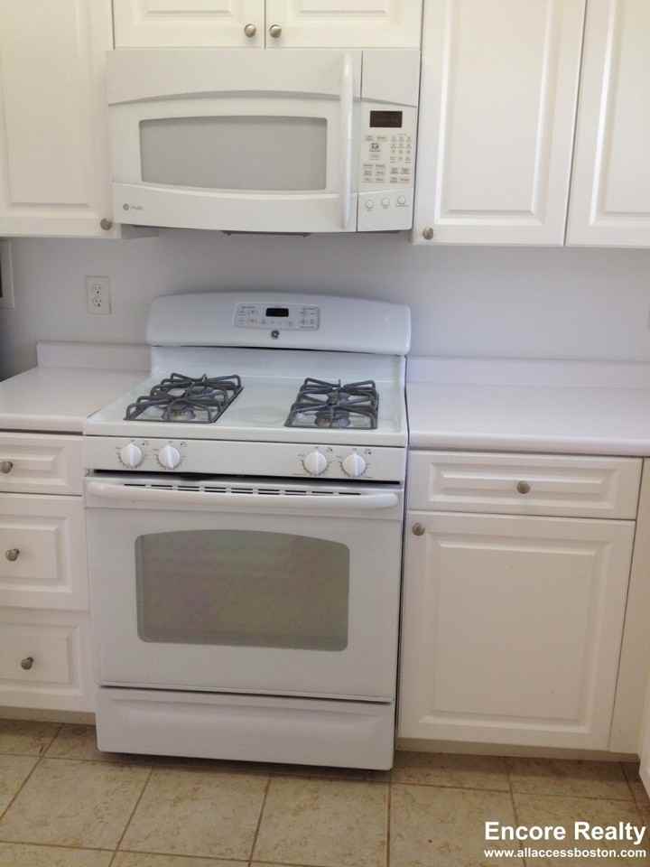 128 Gerry Rd - Photo 3 of 5