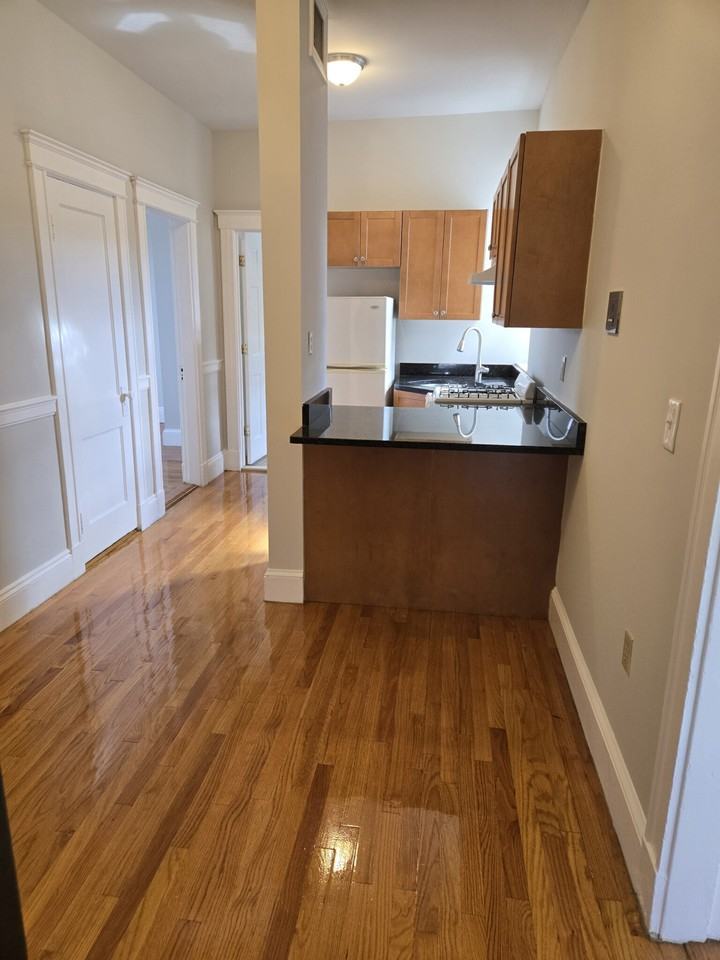 1192 Commonwealth Ave #21