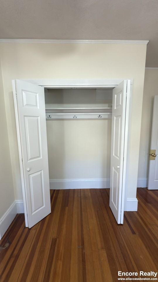 18 Bigelow St #9 - Photo 5 of 21