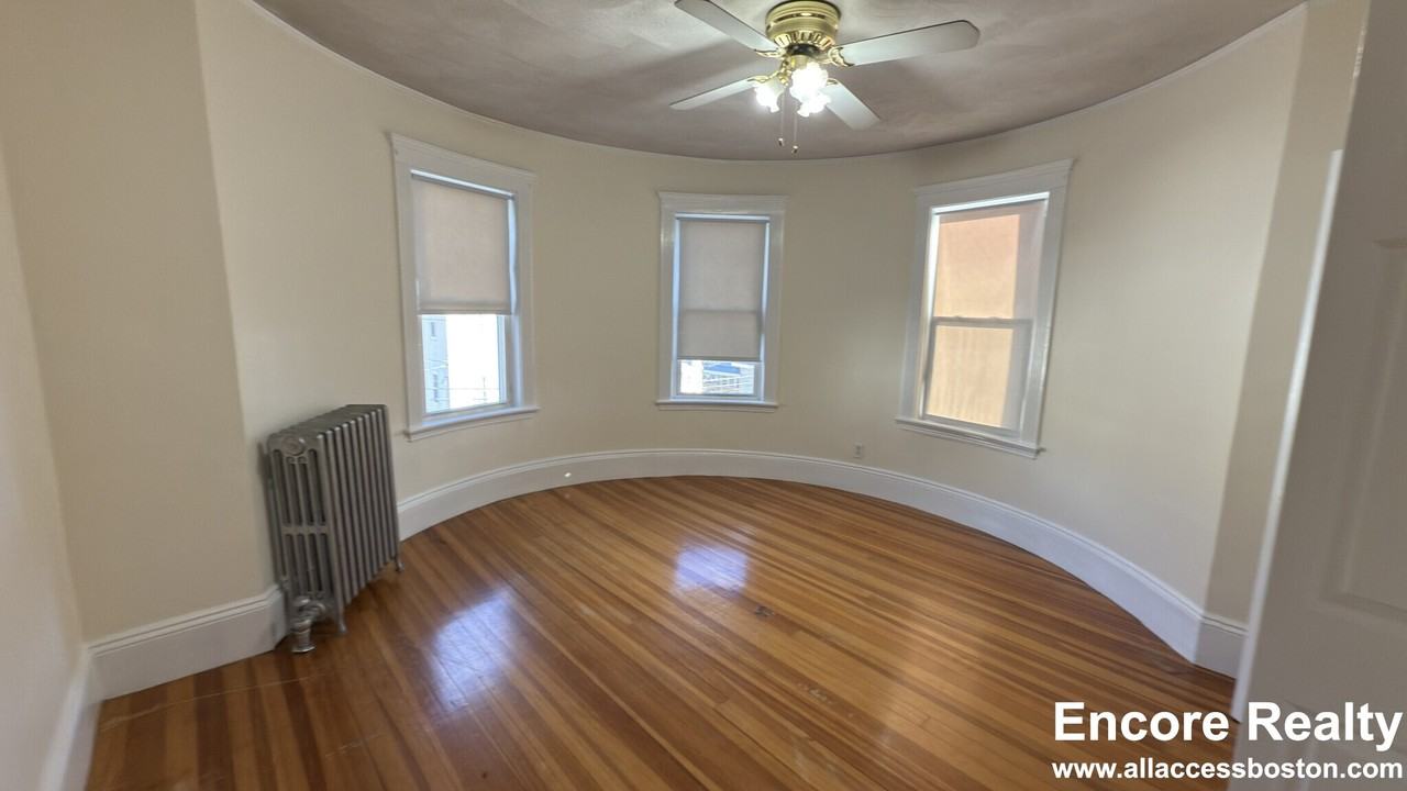 18 Bigelow St #9 - Photo 6 of 21