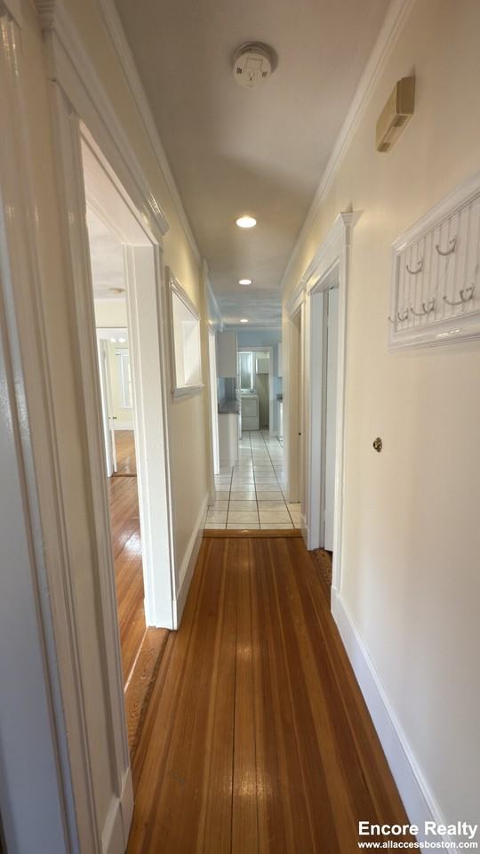 18 Bigelow St #9 - Photo 7 of 21