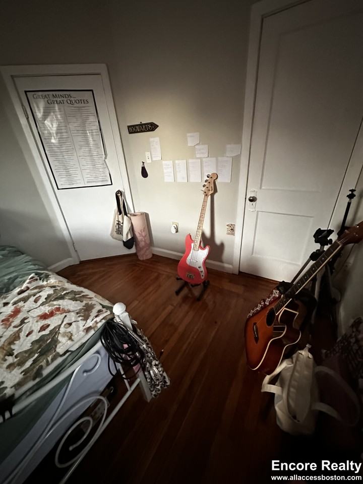 38 Hemenway St #38 - Photo 7 of 37