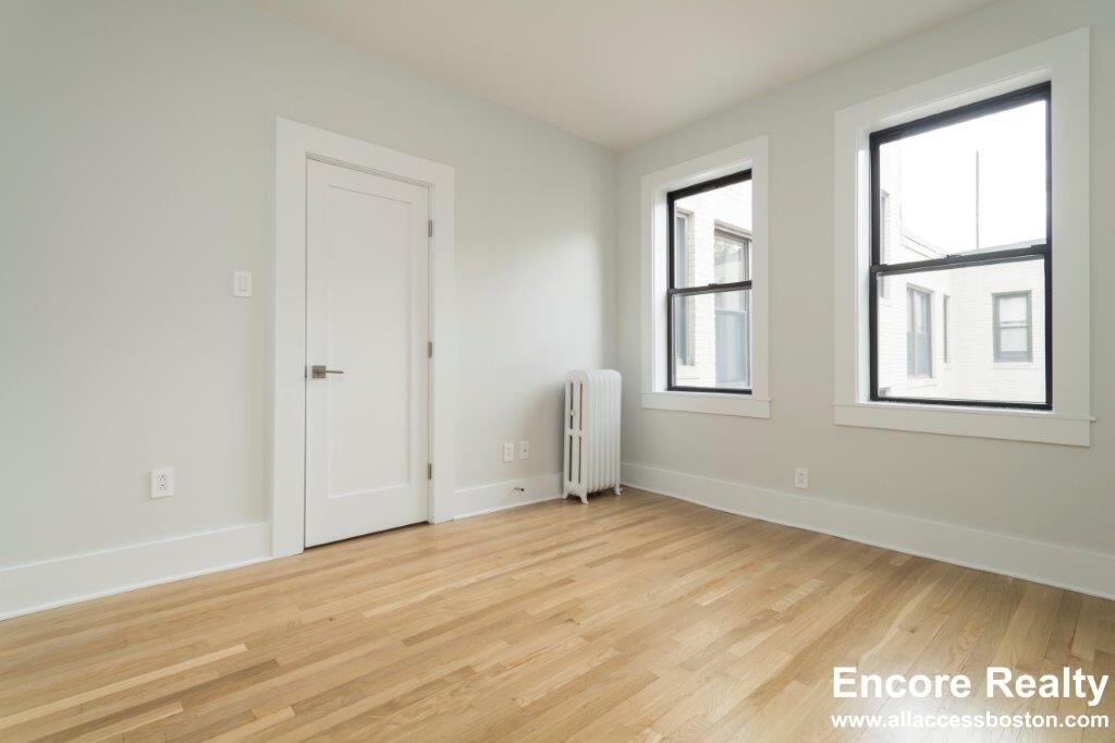 8 Elko St #12 - Photo 3 of 14