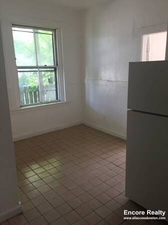 8 Adella Pl #8 - Photo 4 of 8