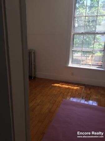 8 Adella Pl #8 - Photo 7 of 8