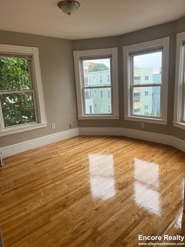 186 Bowdoin St #8 - Photo 5 of 10