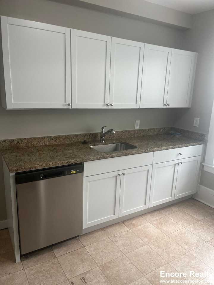 186 Bowdoin St #8 - Photo 6 of 10