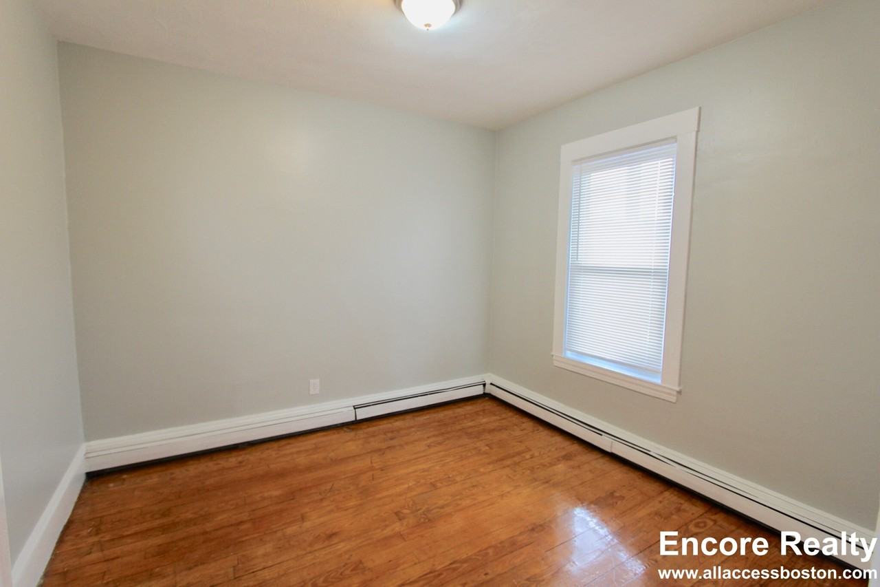 15 Elder St #7 - Photo 5 of 9