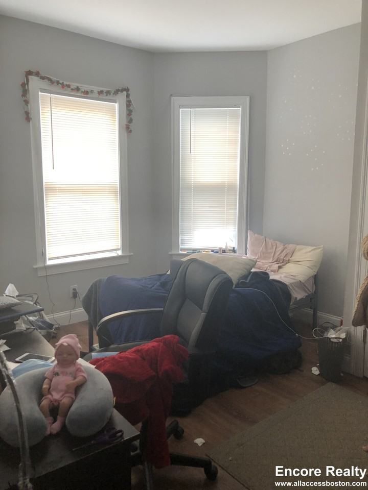 38 Crescent Ave #7 - Photo 7 of 10