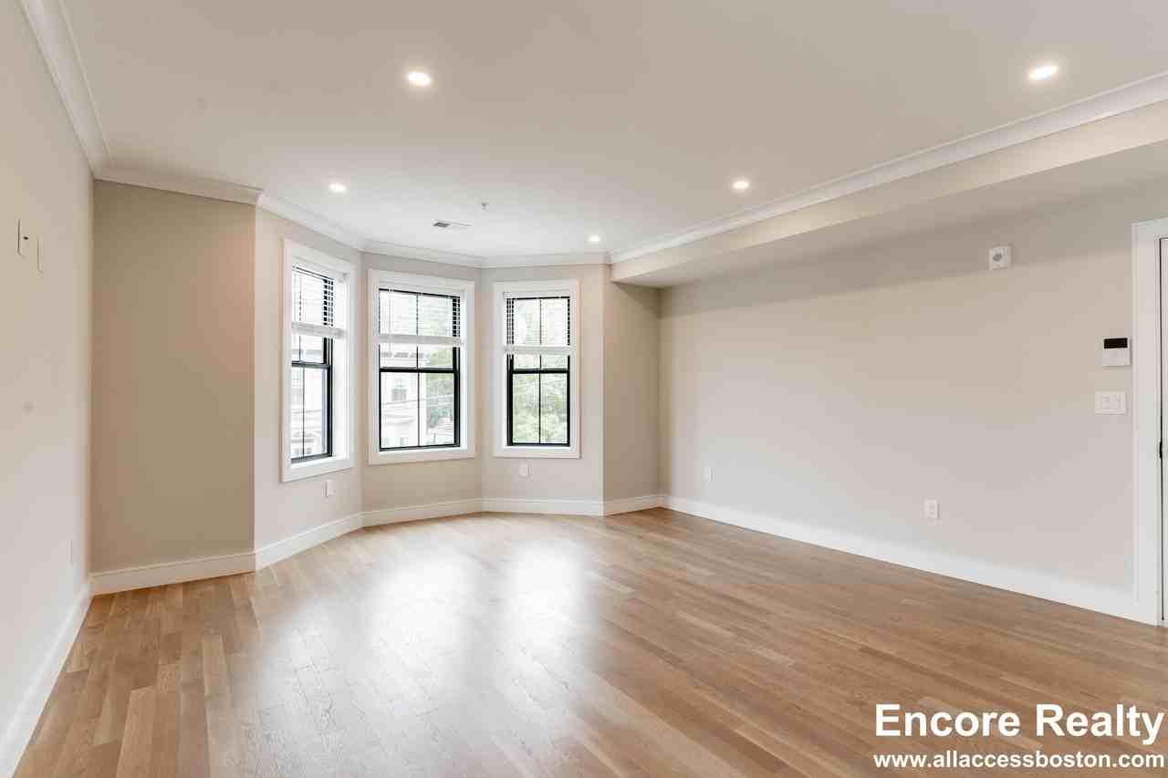 285 Lamartine St #8 - Photo 6 of 13