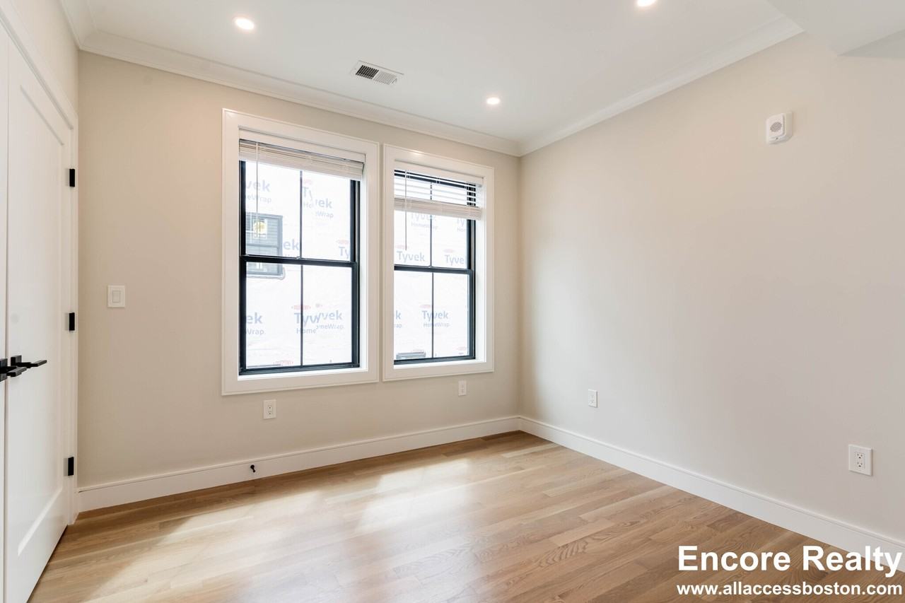 285 Lamartine St #8 - Photo 7 of 13