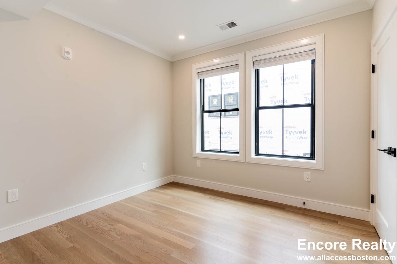 285 Lamartine St #8 - Photo 7 of 12