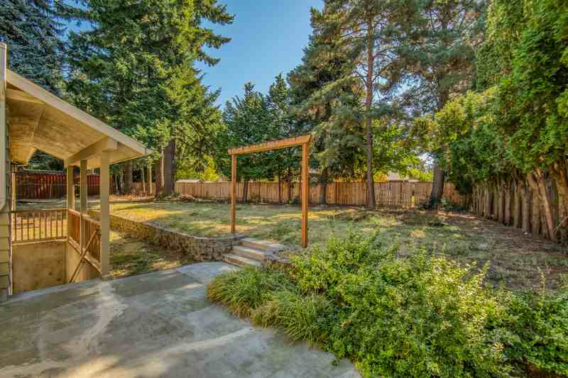 10626 Northeast Knott Street