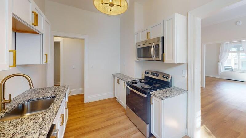 121 College Placeunit - Photo 4 of 15