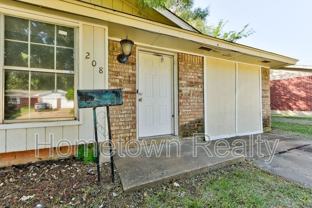 208 W Shadywood Dr - Photo 1 of 1