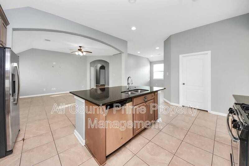 2402 Village Lakes Dr - Photo 7 of 30