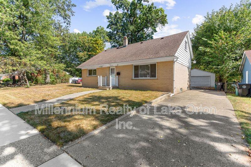24034 Meadowlark St - Photo 2 of 37