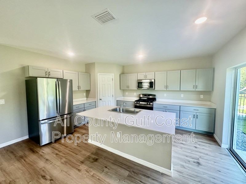 12832 Oak Hill Way #12832 - Photo 2 of 20