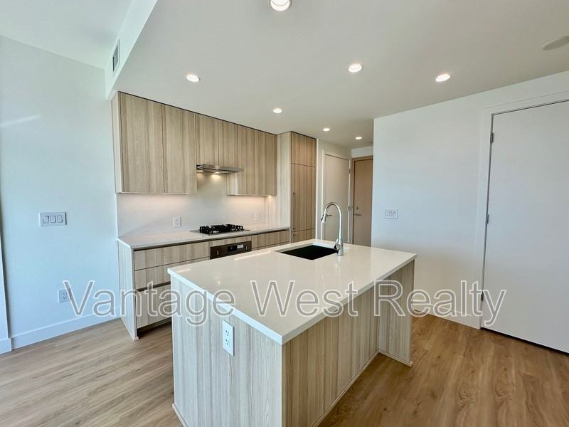 1806 Water St - Photo 2 of 28