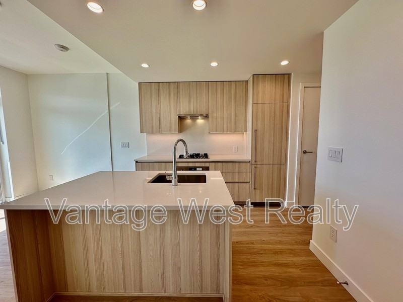 1806 Water St - Photo 3 of 28
