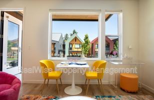 featured image of 184 Garfield St #103
