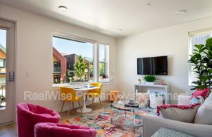 featured image of 174 Garfield St #102
