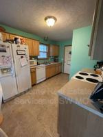 featured image of 104 W Twin Oak Dr