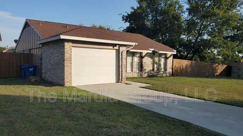 101 Brockway Dr - Photo 2 of 16