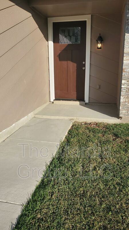 101 Brockway Dr - Photo 3 of 16