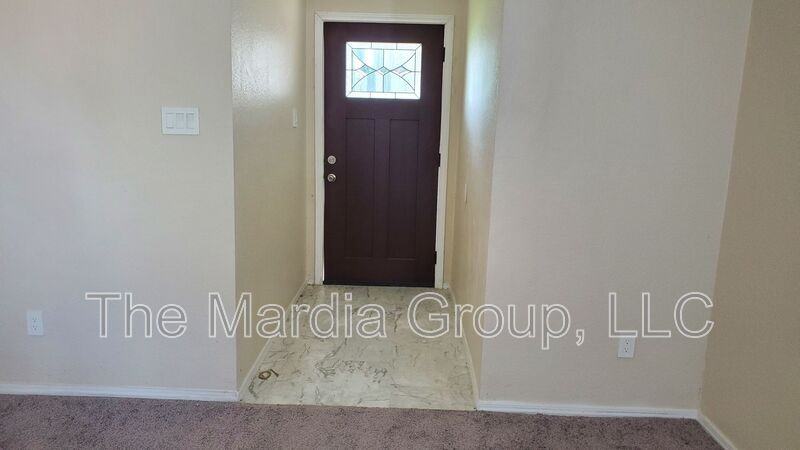 101 Brockway Dr - Photo 4 of 16