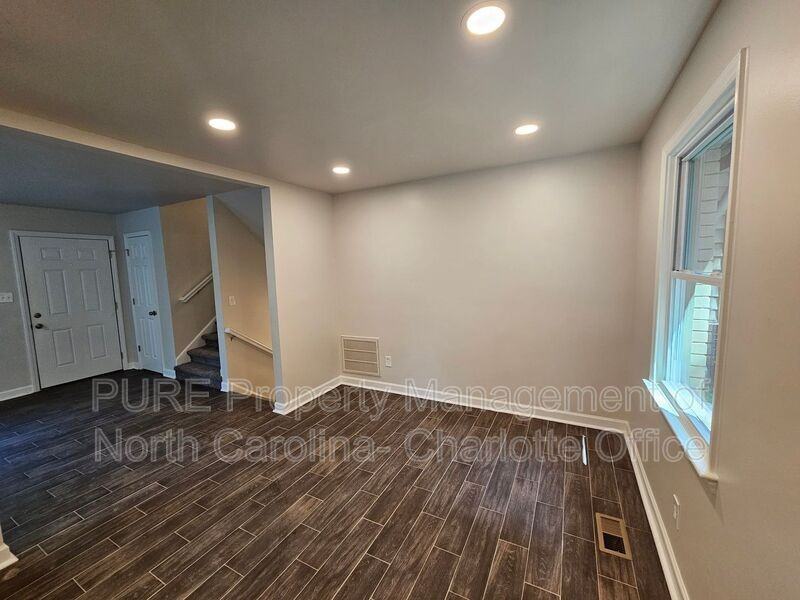 3121 Revolution Park Dr - Photo 7 of 32