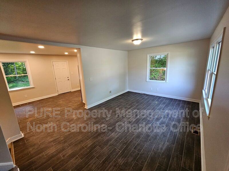 3121 Revolution Park Dr - Photo 3 of 32