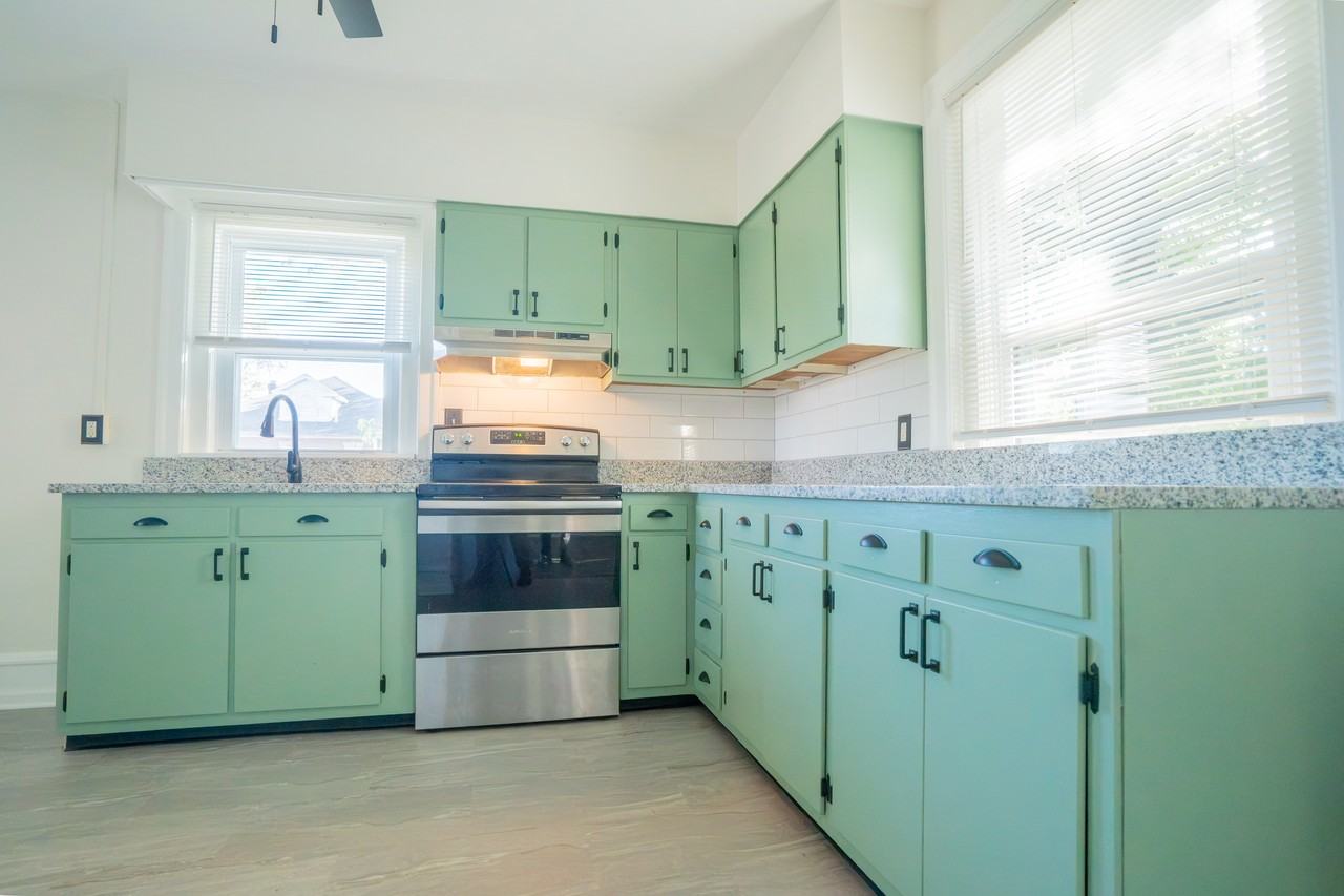 61 Penn Ave #B - Photo 2 of 31