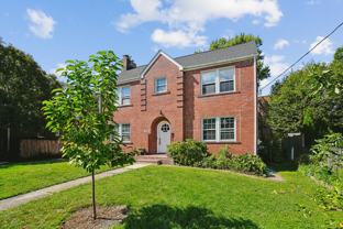 904 N Ivy St #3 - Photo 1 of 1