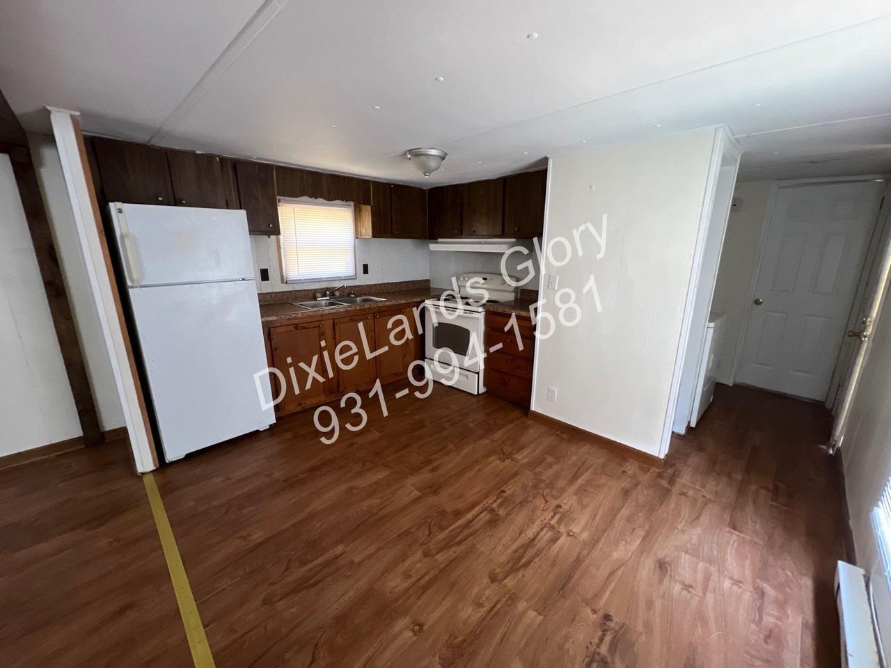 208 Pine St - Photo 3 of 14