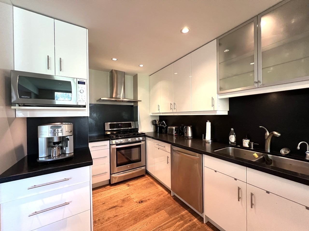 4150 Tantalus Dr - Photo 2 of 15