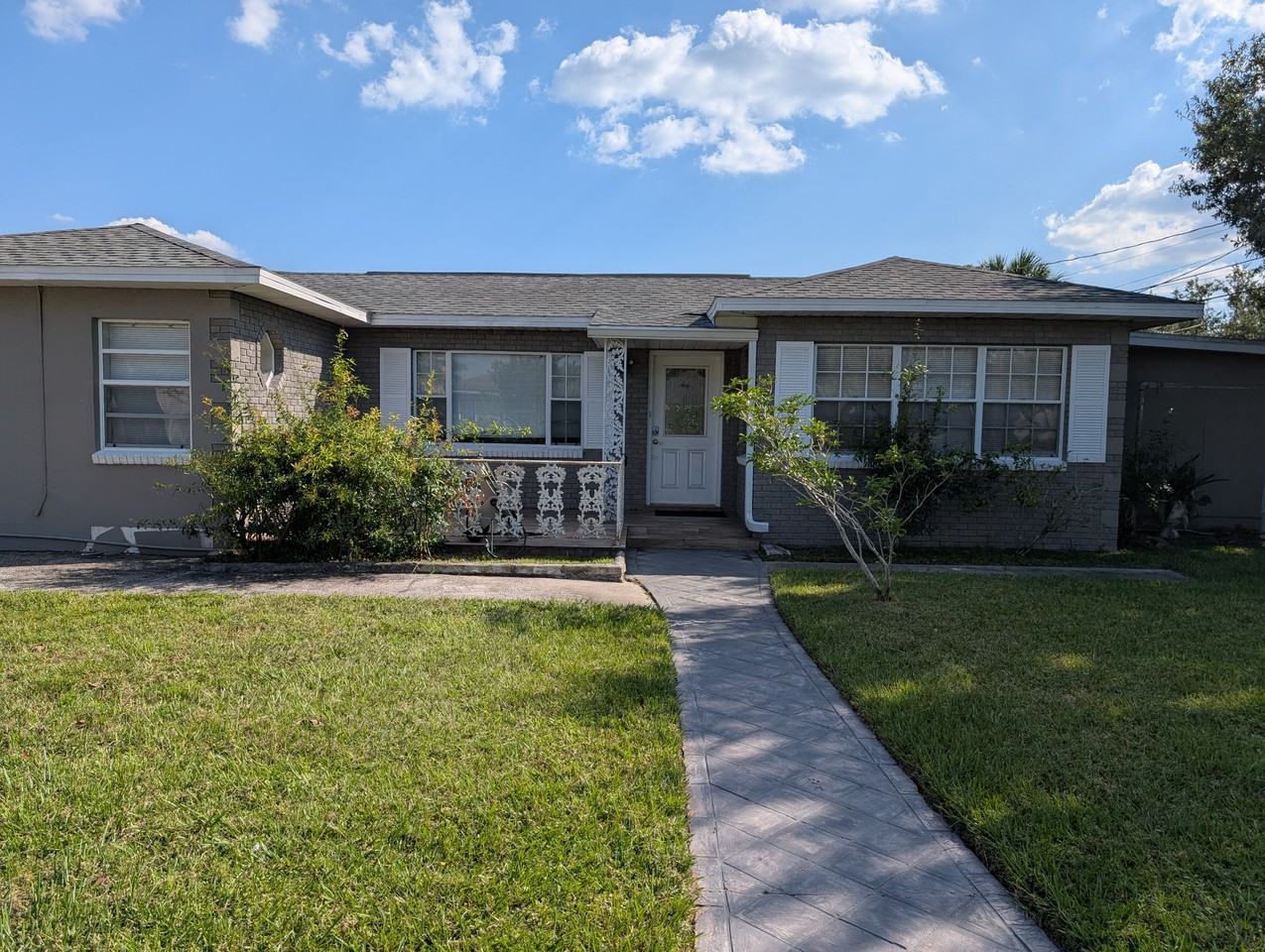 2526 W Cordelia St - Photo 2 of 43