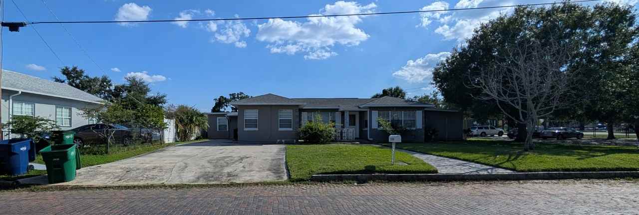 2526 W Cordelia St - Photo 6 of 43