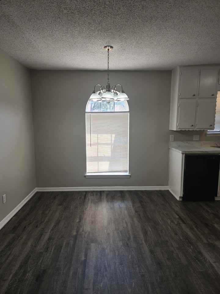 7501 Deaver Dr - Photo 3 of 16