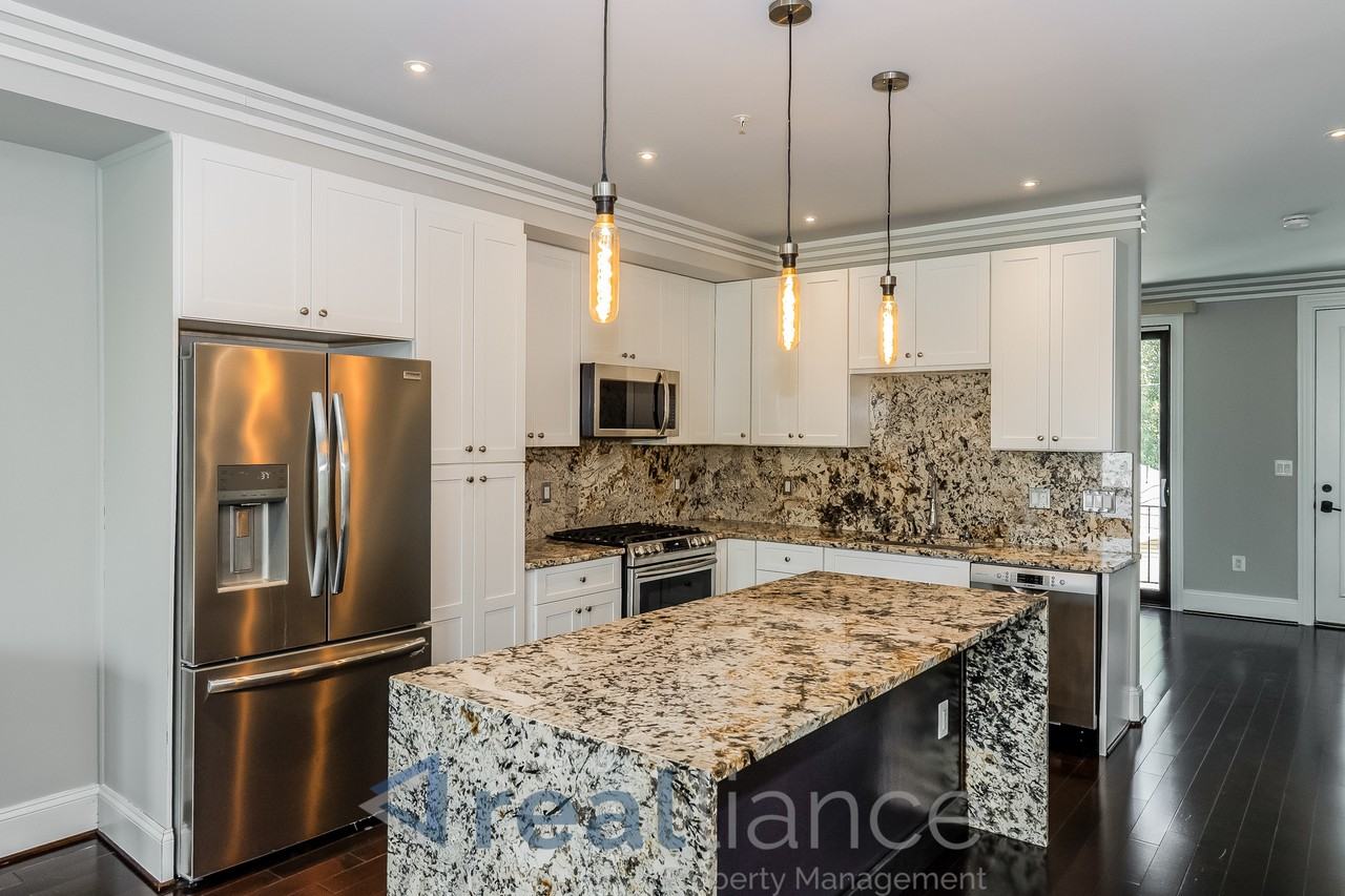 4527 Georgia Ave Nw #2 - Photo 7 of 14