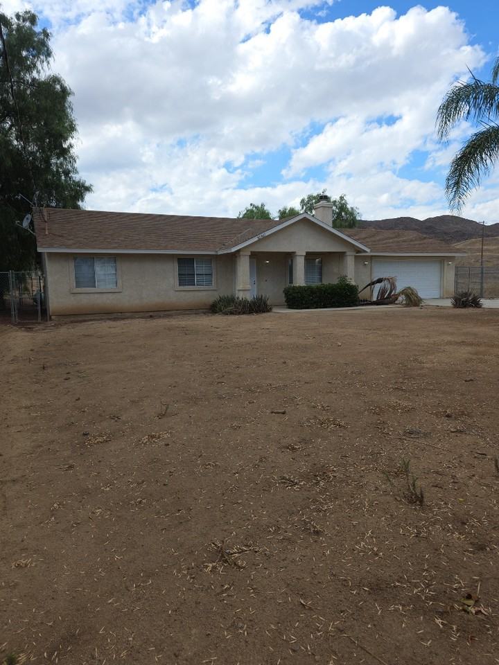 22561 Forrest Rd - Photo 2 of 44