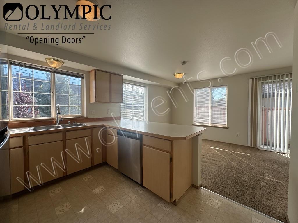 829 Jefferson Street Southeast - Photo 2 of 36