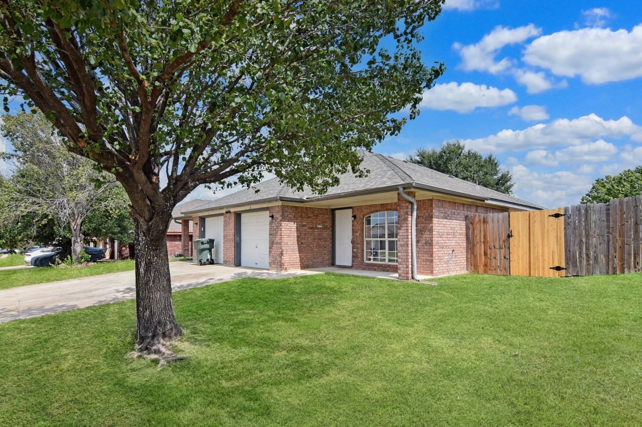 4404 July Dr - Photo 2 of 17