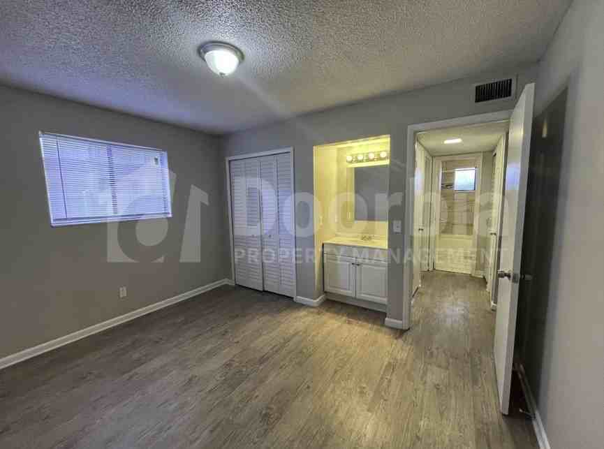 5324 Westchase Ct #1 - Photo 4 of 9